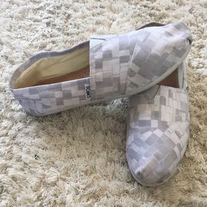 Toms shoes